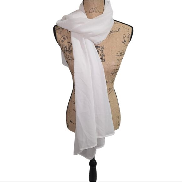 Gianni‎ Bini Elegant White Scarf - Picture 1 of 5